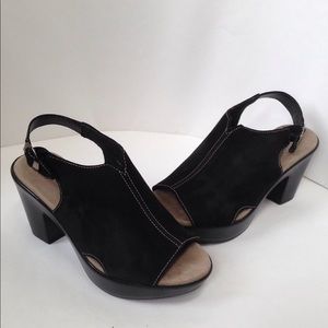 Munro black suede open toe shoes 5w